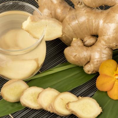 Cum se prepara cea mai racoritoare bautura de vara: sirop de ghimbir cu miere