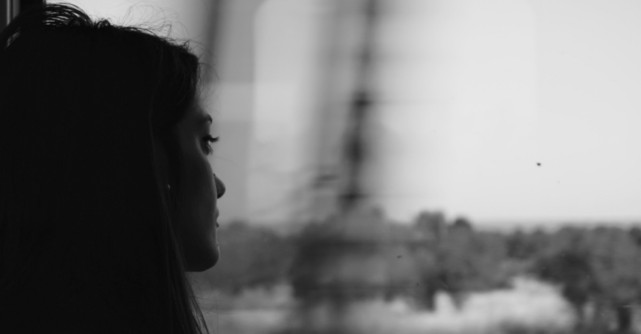 Ce faci atunci cand te simti deprimata, izolata si pierduta