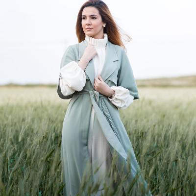 Rochia cu croială de trenci pentru o ținută de zi interesantă: alege-o acum!