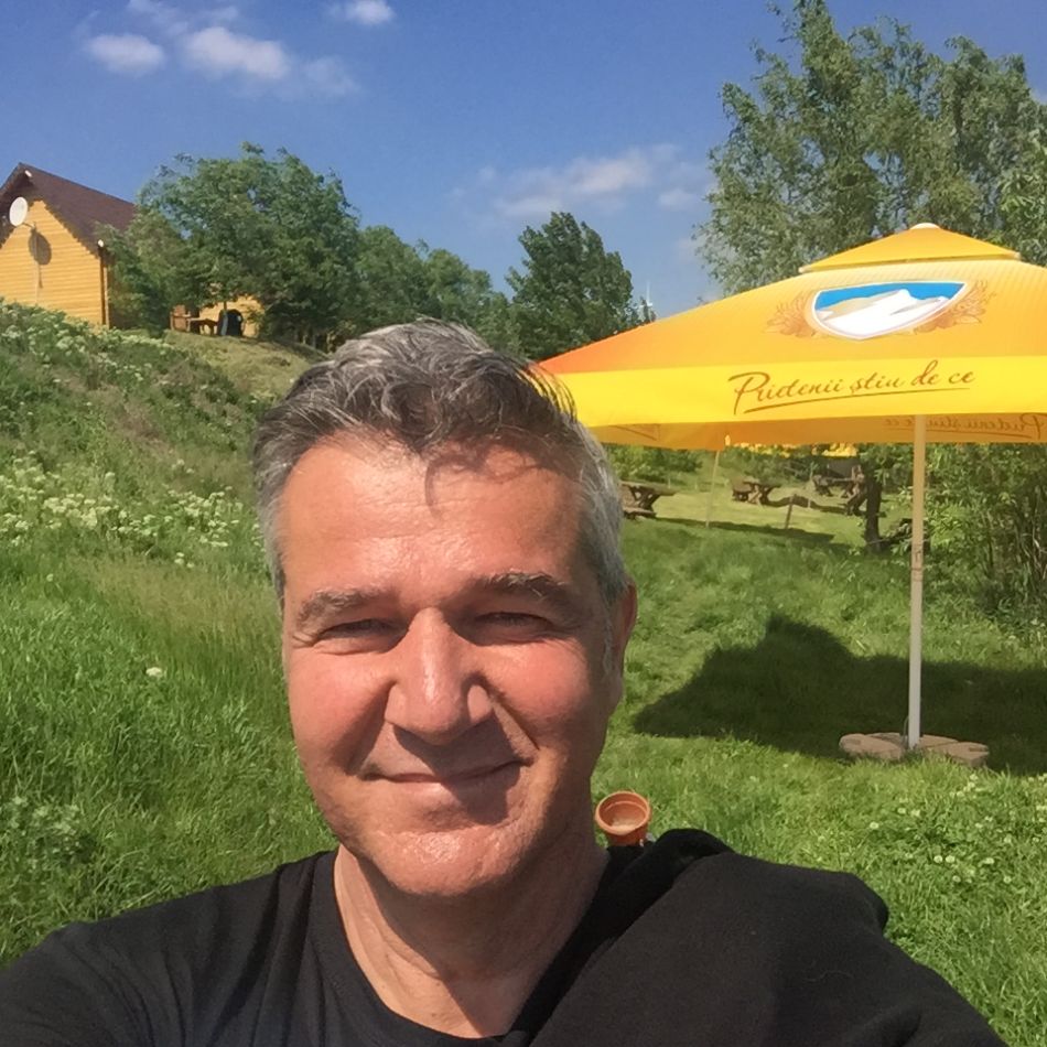 Dan Bittman, un tată responsabil! Ce i-a învățat artistul pe cei 3 băieți ai săi?