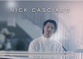Nick Casciaro, câștigătorul X Factor al sezonului 10, revine cu Io ti voglio così bene