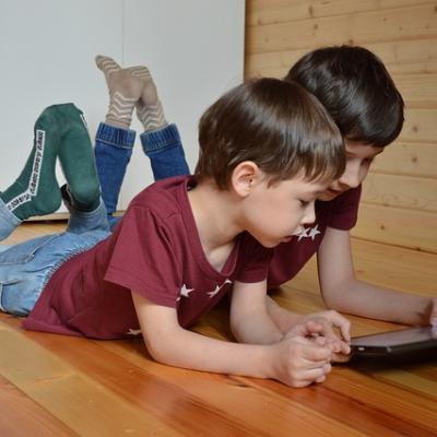 5 device-uri smart care susţin inteligenţa unui copil