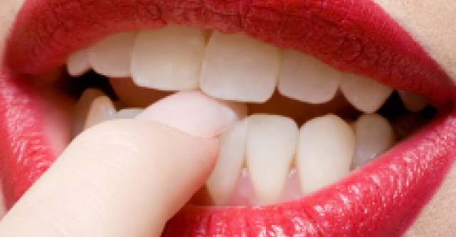 Video: Blonda din Gossip Girl lanseaza un clip deocheat