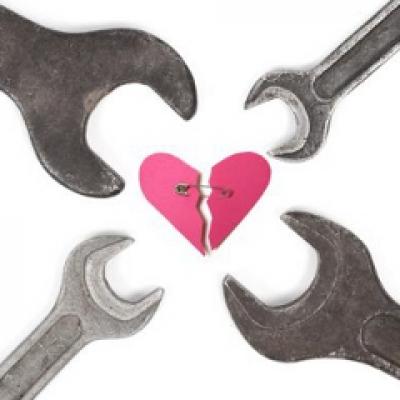 De ce nu isi poate gasi Printul Harry iubita?