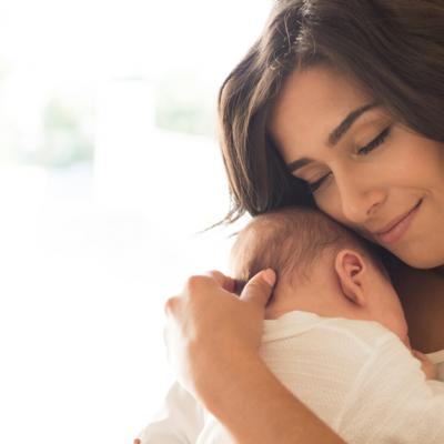 Dezvoltarea bebelușului între 0 și 6 luni