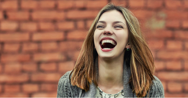 Faci carii des si nu stii de ce? Cele 7 greseli majore, care iti afecteaza grav sanatatea dintilor