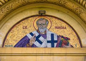Legenda Sfântului Nicolae, sfântul sufletelor nevoiașe. Află de ce pune Moș Nicolae cadouri în ghete pe 6 decembrie