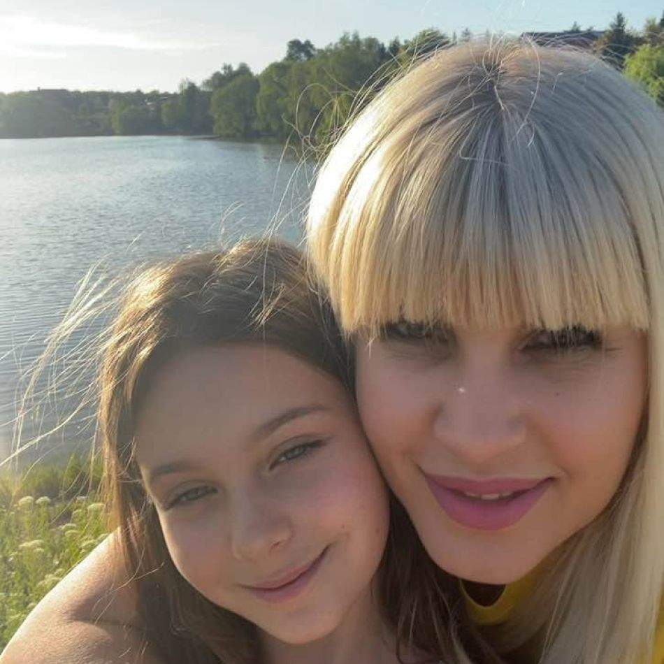 Elena Udrea, copleșită de emoții la începutul școlii. Momentul în care și-a văzut fiica în clasă: Îmi dau lacrimile...
