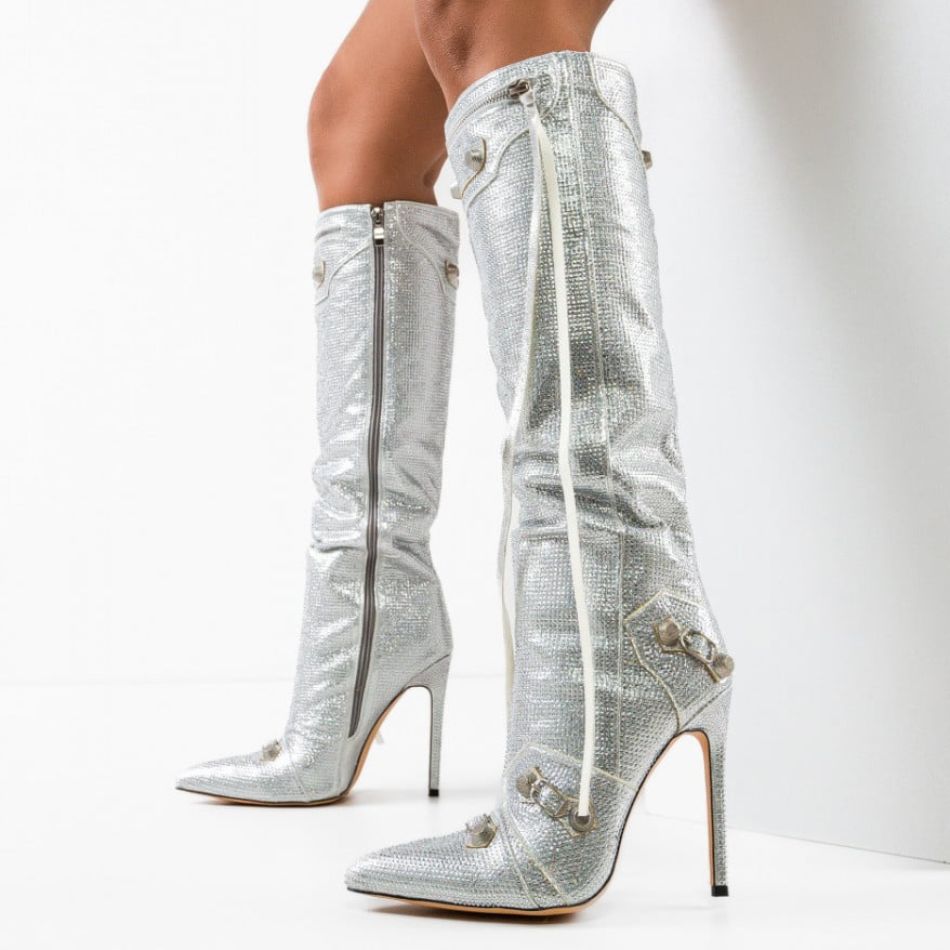 Vedetele sezonului rece: Cizmele lungi de damă