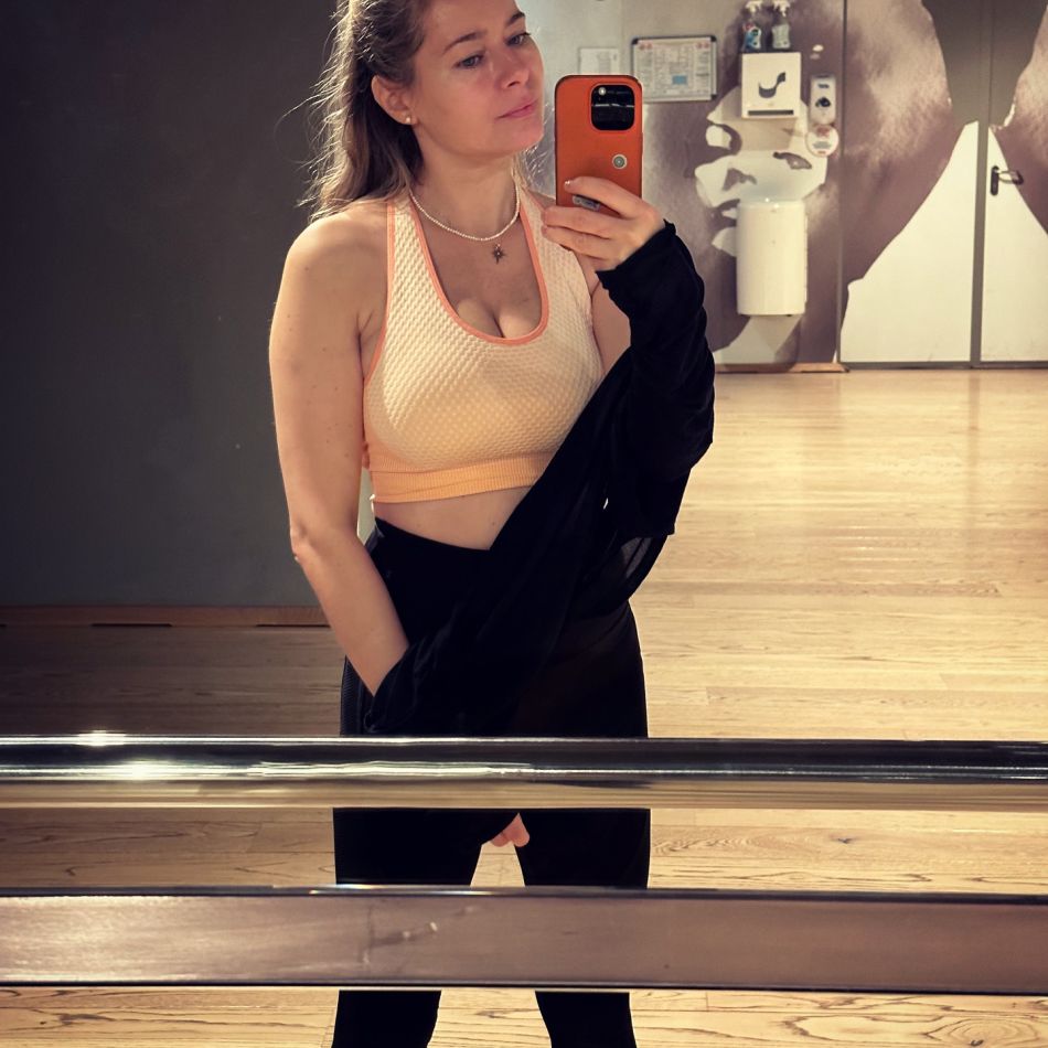  Laura Cosoi așteaptă cu emoție cel de-al patrulea copil! Ce dezvăluiri a făcut vedeta despre sexul bebelușului