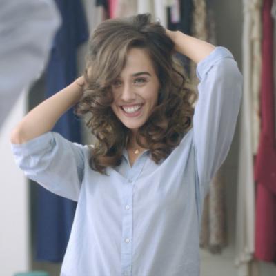 Noul ondulator automat Philips ProCare te ajuta sa ai bucle definite si rezistente, cu o simpla apasare de buton 