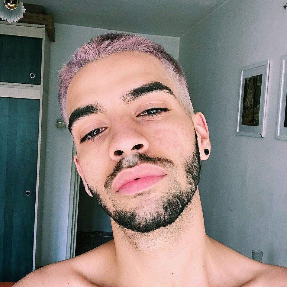 Fiul adoptiv al Luminiței Anghel, operat de urgență: Sunt singur în spital, nu am pe nimeni...