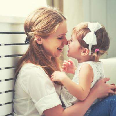 La naiba cu florile! 27 de lucruri pe care mama ta le vrea pentru Ziua Mamei