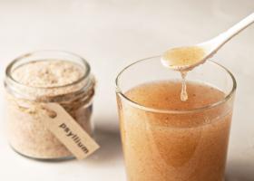 Apă cu semințe de psyllium, secretul hidratării și detoxifierii profunde