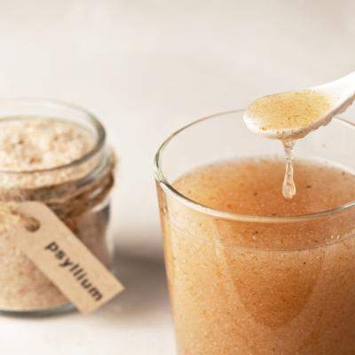 Apă cu semințe de psyllium, secretul hidratării și detoxifierii profunde