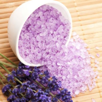 3 Tipuri de saruri de baie care te scapa de celulita