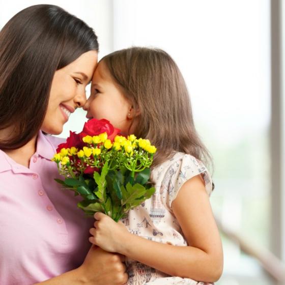 Cadouri pentru mama de 8 martie