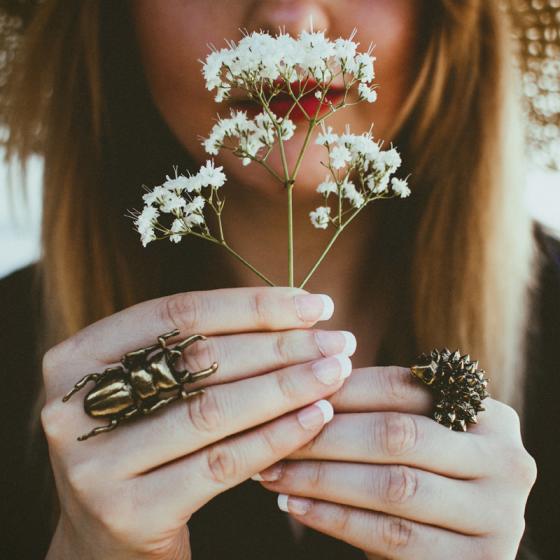 Alege bijuterii cu motive animaliere cât mai mari!