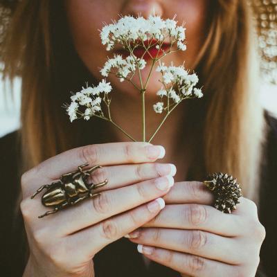 Alege bijuterii cu motive animaliere cât mai mari!