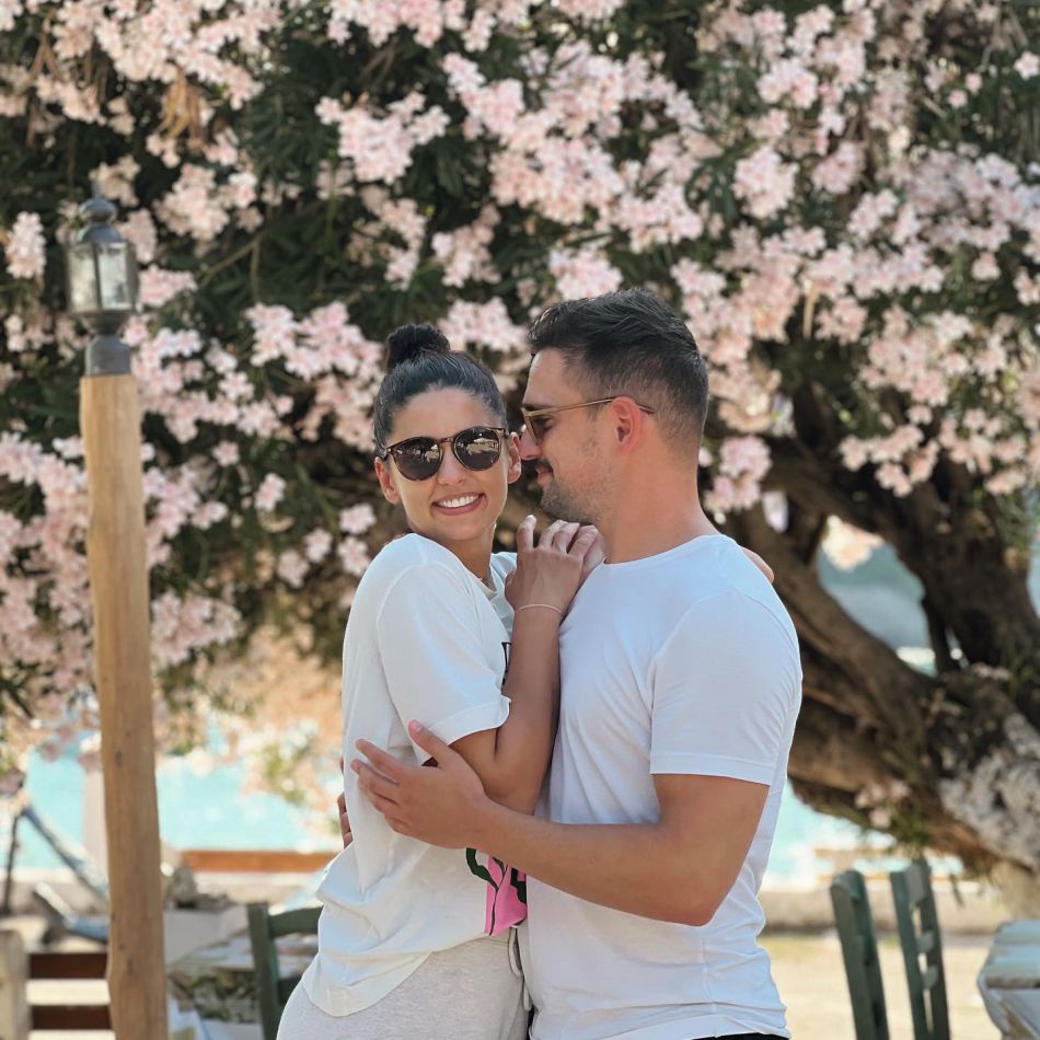 Vlad Gherman a cerut-o în căsătorie pe iubita sa! Reacția Oanei Moșneagu: O stagiune promisă pe viață...