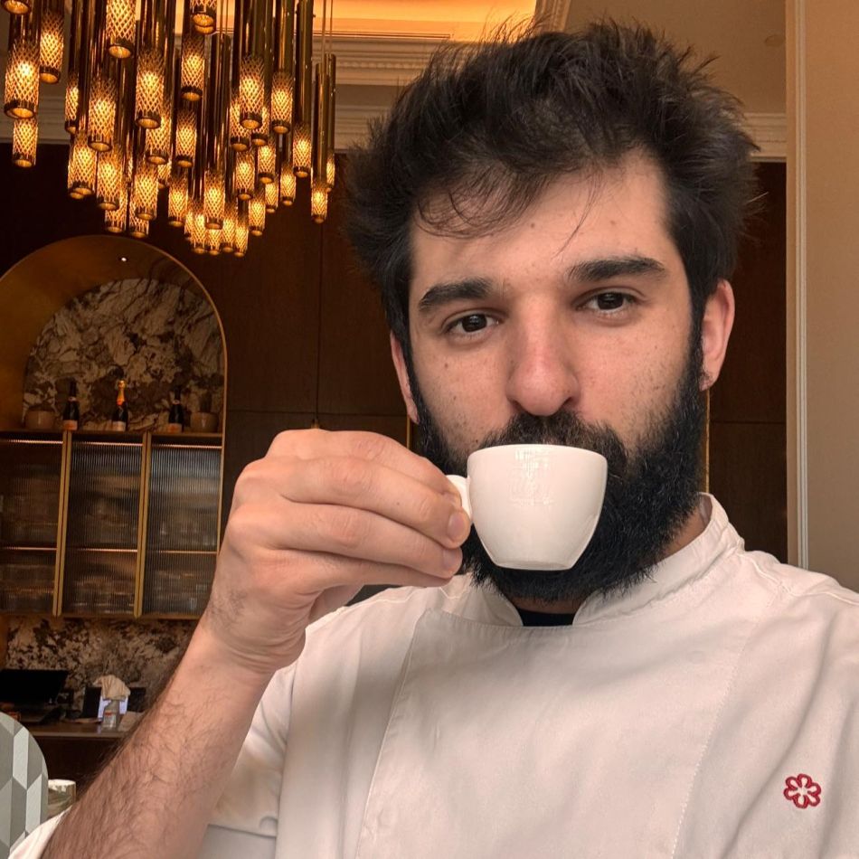 Experiență spectaculoasă în restaurantul cu stea Michelin al lui Richard Abou Zaki. Ce conține meniul chef-ului 
