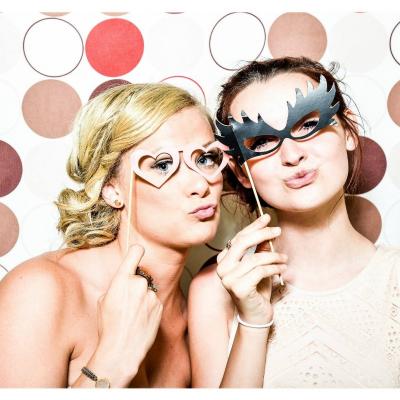 Cum te îmbraci corect la o nuntă