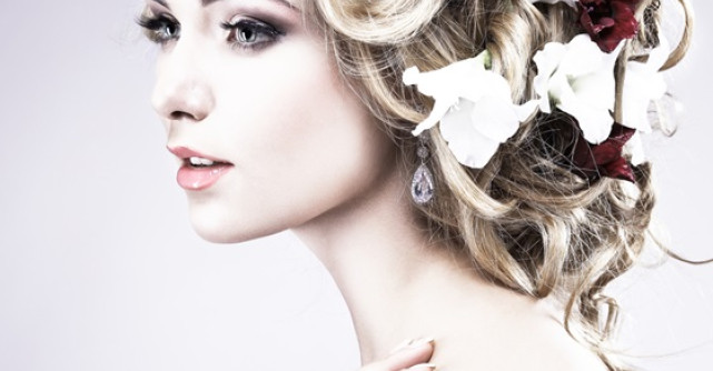 Cele mai frumoase 7 coafuri de nunta inspirate de celebritati