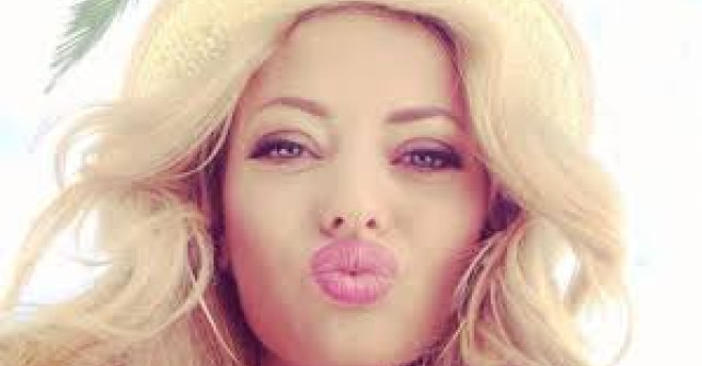 La mulți ani, Delia! Îndrăgita artistă împlinește astăzi 40 de ani. Uite cum își serbrează cântăreața ziua