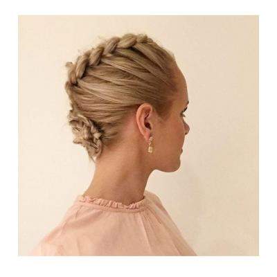 3 moduri de a purta parul prins la o petrecere