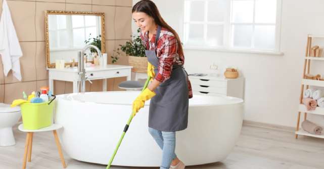 Cum ar trebui făcută curățenia în baie pentru a îndepărta eficient microbii?