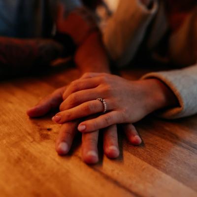 Cele 4 provocări ale relațiilor cu diferențe semnificative de vârstă. Când devin ele problematice sau chiar toxice?