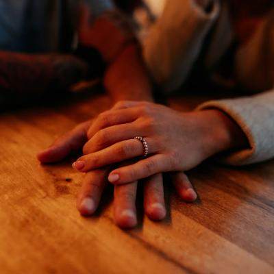 Cele 4 provocări ale relațiilor cu diferențe semnificative de vârstă. Când devin ele problematice sau chiar toxice?