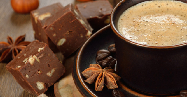 Reteta mea preferata: Ciocolata de casa cu MULTE alune de padure