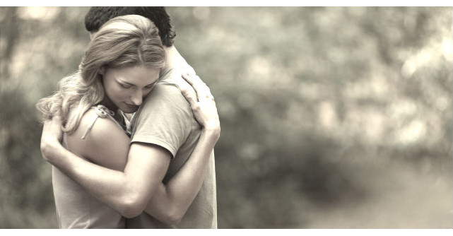 O tanara nevazatoare se ura pentru ca era diferita. Ce a facut iubitul ei pentru ea?