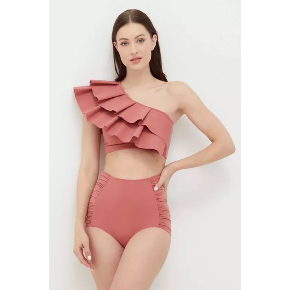 Costumul de baie în două piese: Vedeta verii