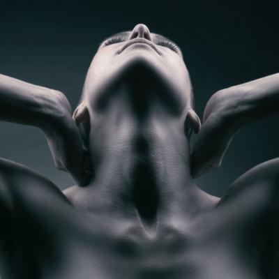 Fiecare femeie puternica a fost candva o fata timida si nesigura