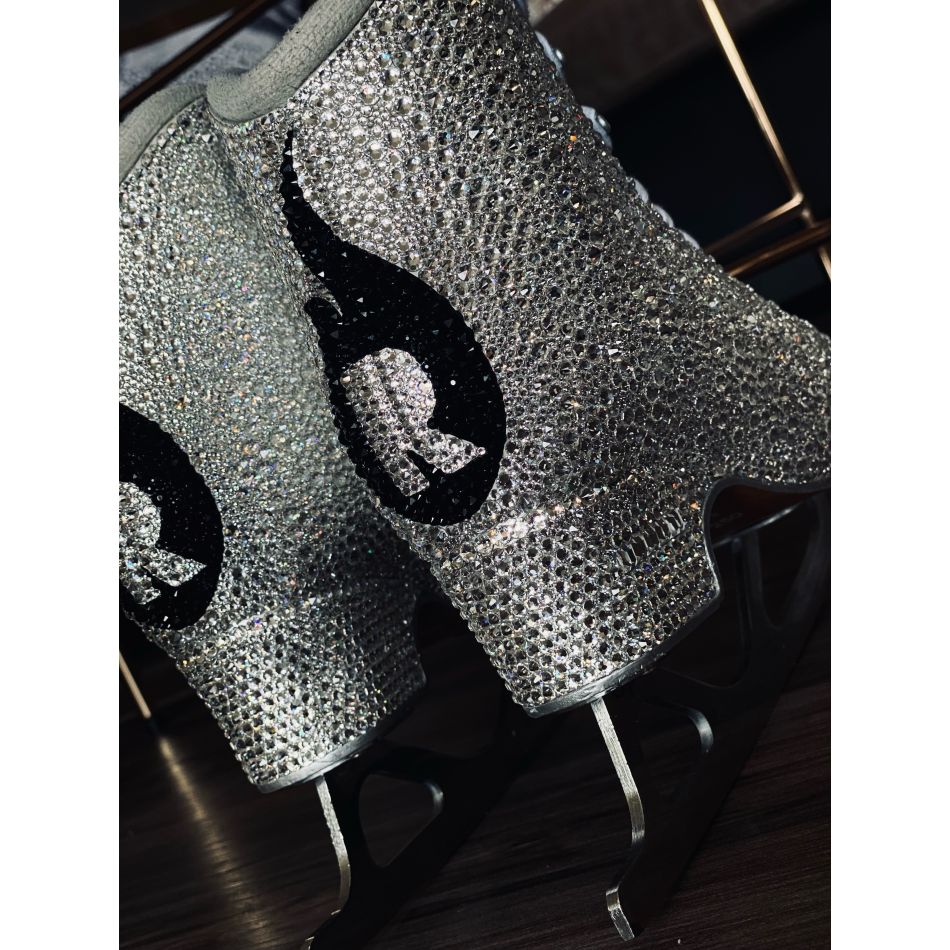 RUBY a făcut show pe gheață cu o pereche de patine unică în lume