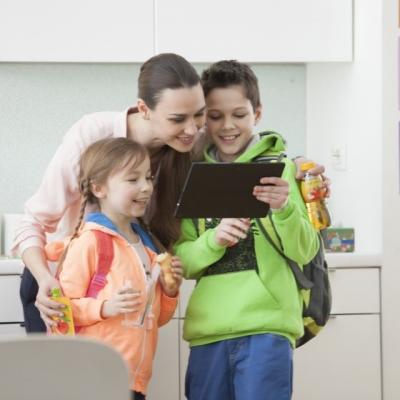 (P) Ambalaje speciale pentru a lua sucul preferat la plimbare sau in calatorii