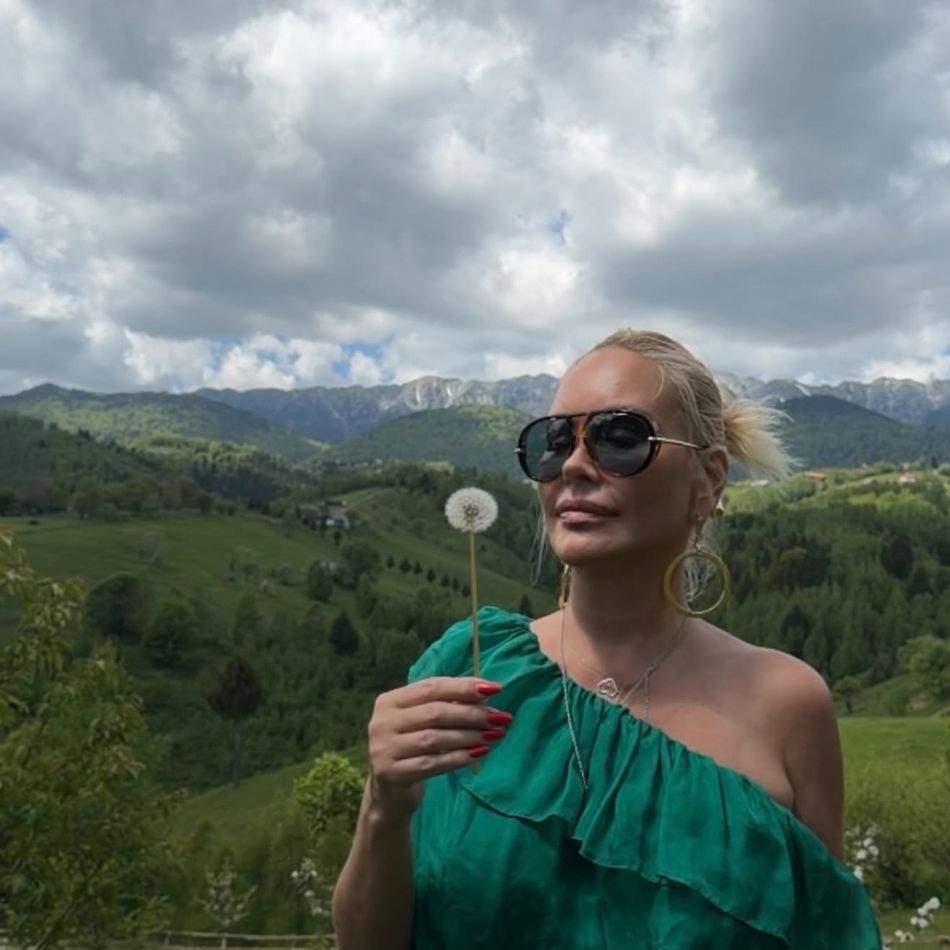 Vica Blochina, țeapă de zile mari la renovarea casei: Au fugit cu banii și mi-au spart casa. Merg la poliție...
