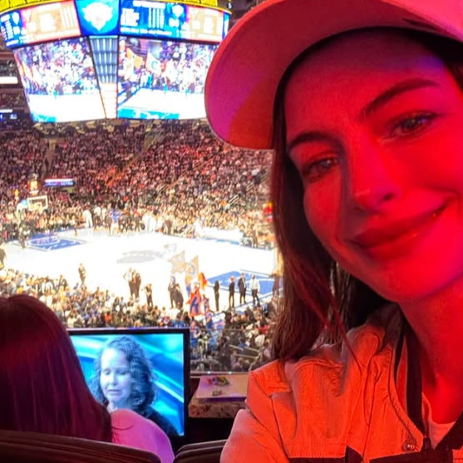 Anne Hathaway, însărcinată pentru a treia oară la 43 de ani. Actrița a făcut anunțul într-un mod emoționant