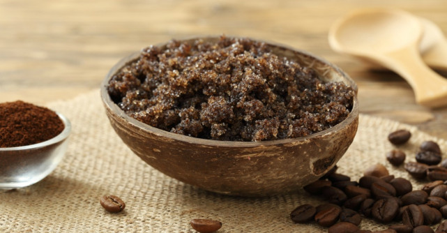 Masca hidratanta pentru fata cu ulei de cocos si cafea