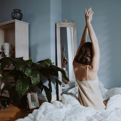 Dimineața este prima noastră conversație cu noi înșine. Descoperă importanța rutinei de dimineață!