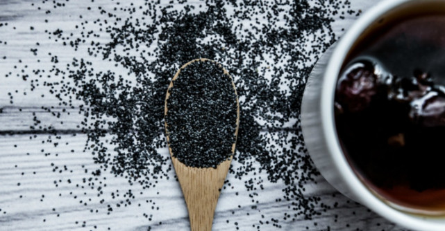 Beneficiile ceaiului din semințe de mac