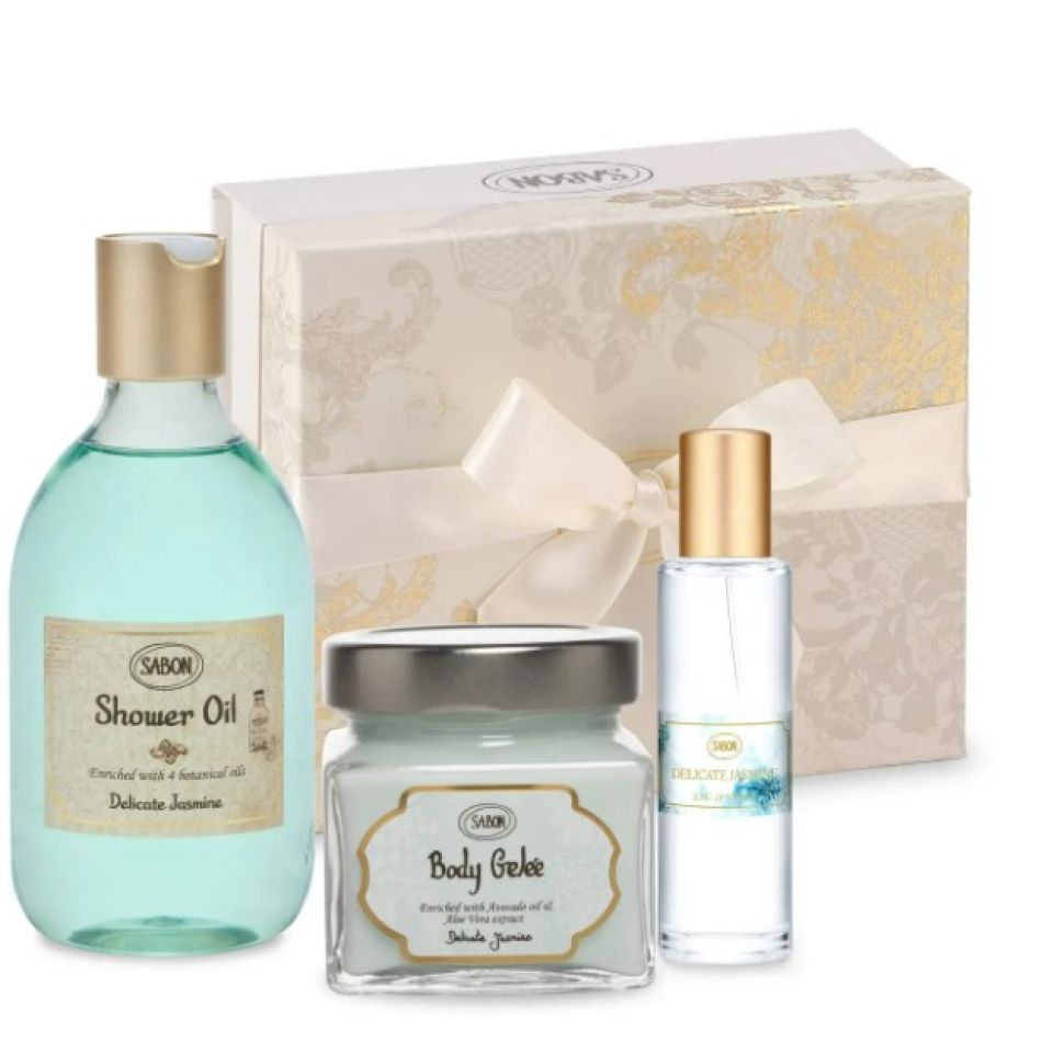 Îmbunătățește-ți ziua cu un duș plin de răsfăț: 20 de produse de îngrijire care nu trebuie să-ți lipsească din baie