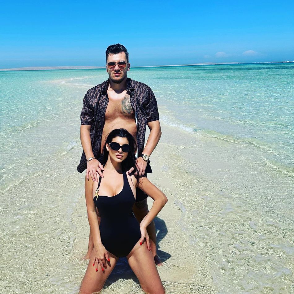 Motivul pentru care Andreea Tonciu a ales să o retragă de la școala de stat pe fiica sa: Nu vreau să se ia nimeni de ea