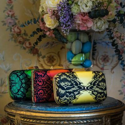 Colectia de clutch-uri de matase SILKDOM in exclusivitate la Molecule F