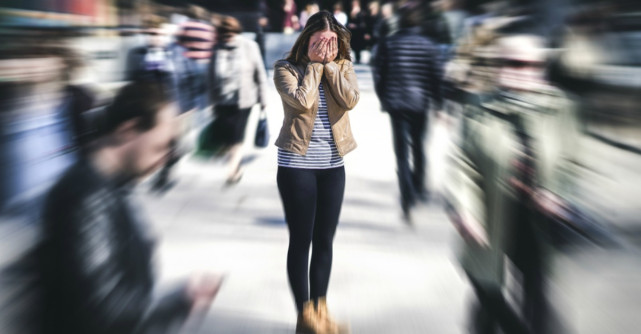 Anxietate: ce este, cauze, simptome și tratament