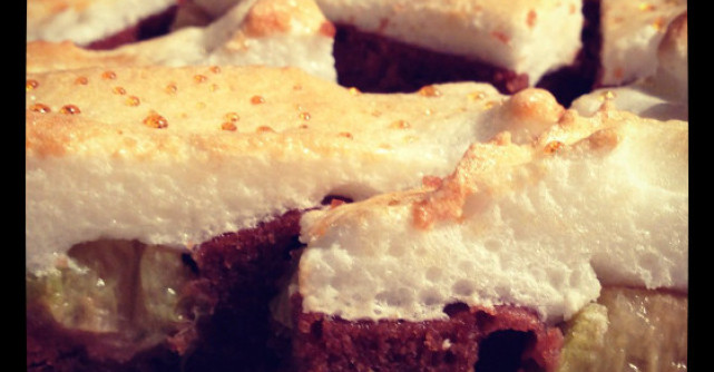 Prajitura cu Rubarba si Bezea