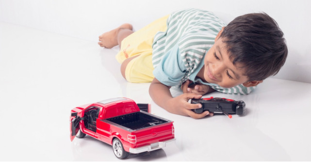 Masinute electrice la reduceri de Black Friday 2019: cadouri pentru copii