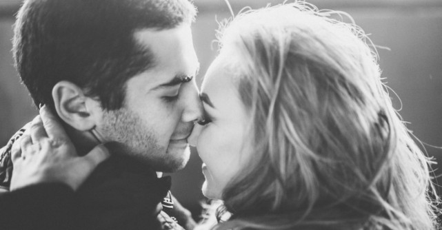 Asteapta barbatul care te iubeste pentru cine esti